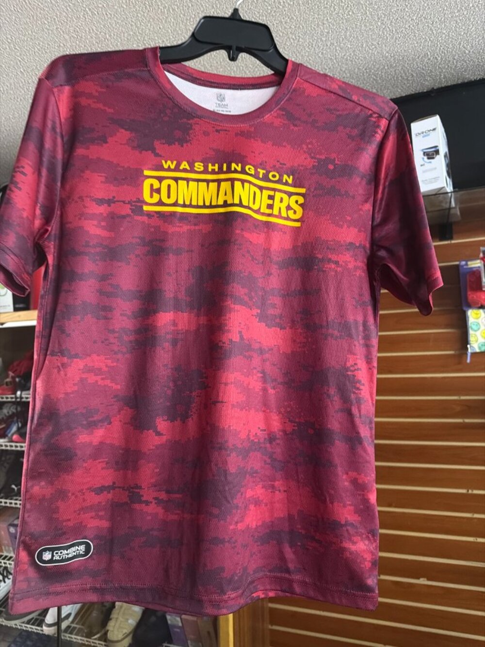 NFL Washington Commanders T-Shirt Burgundy Camo Mens Medium